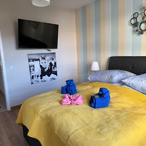 55 I Cental I Wifi I Tv Apartment